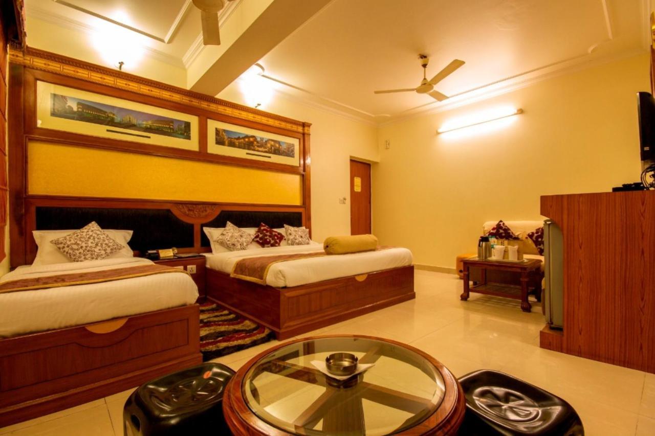 The Aster Karol Bagh Homely Atmosphere Nova Deli Exterior foto